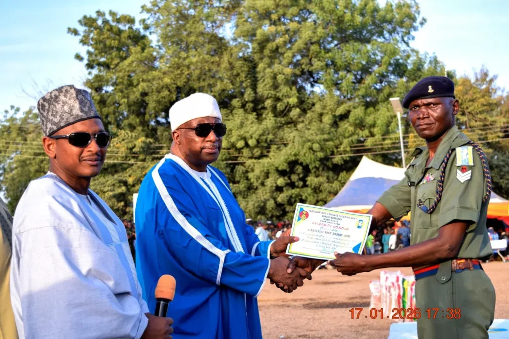 Former COAS praises three brigade troops for dedicated service